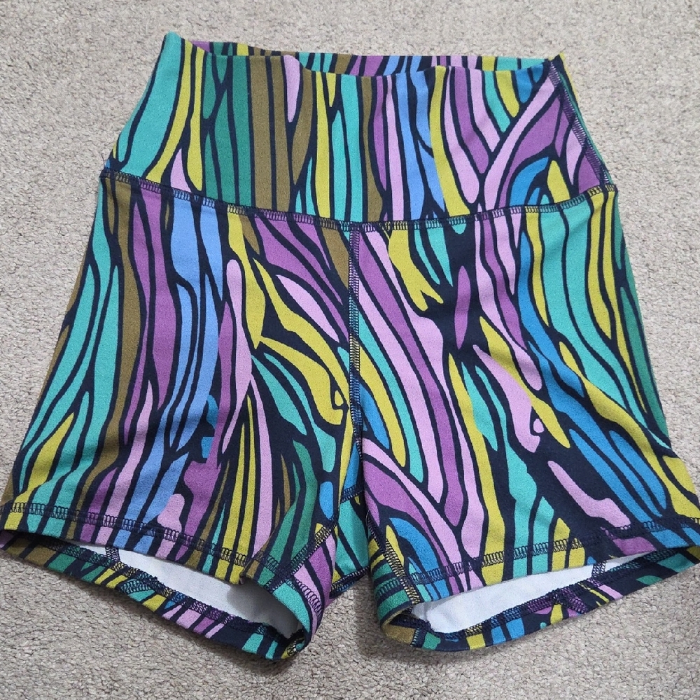 Fleo Peacock Vine True High Contour Shorts